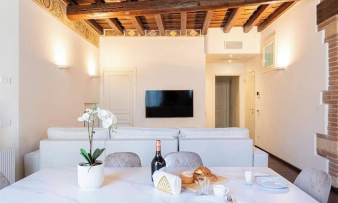 Citta Antica Apartment | Elegance & Design, 2 Double Bedrooms, Balcony