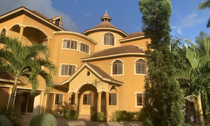 Montego Bay Apartment | Exotic Caribbean Home