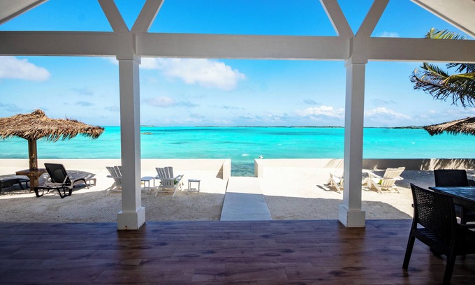 George Town House | EXQUISITE BEACHFRONT HOME