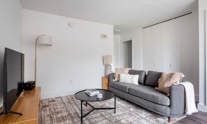 Kips Bay Apartment | Exquisite Kips Bay 1BR w/Gym & W/D, nr Hospitals, by Blueground