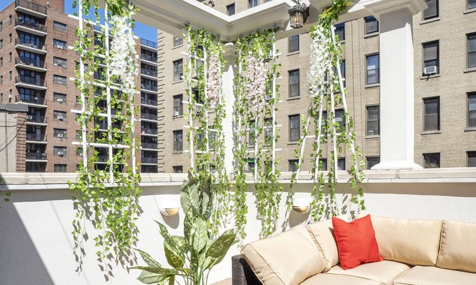 Kips Bay House | Gorgeous, One-of-a-Kind Townhouse with Roof-deck