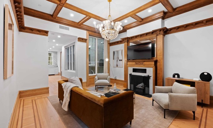 Upper Manhattan House | Hamilton by Rove Travel | 4BR TH w/Outdoor Spaces