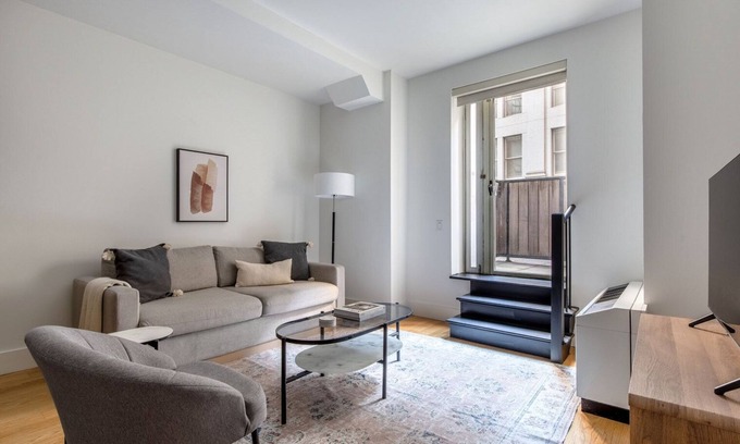 Financial District Apartment | Hip FiDi Jr 1BR w/Gym, Doorman & Lounge, nr Battery Park, by Blueground