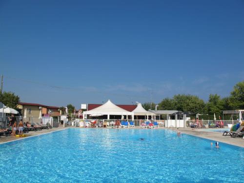 Peschiera del Garda House | Holiday Home Camping Butterfly-2 by Interhome
