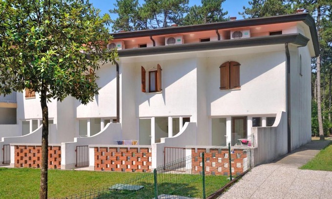 Bibione Lido del Sole House | Holiday Home Villaggio Delfino-1 by Interhome