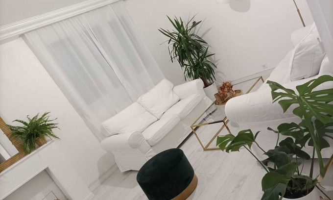 Villeneuve-le-Roi Apartment | Homerez - Beautiful appartement for 8 ppl. with terrace at Villeneuve-le-Roi