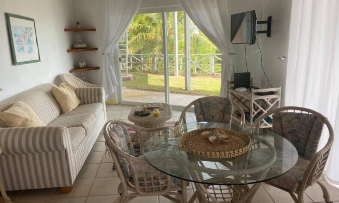 Governor's Harbour House | Kamalami.