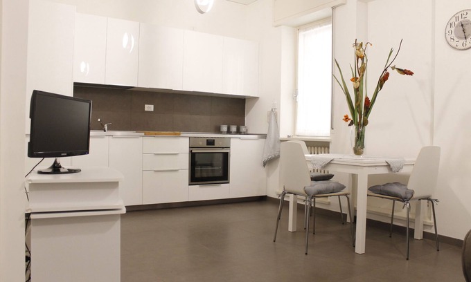 Verona City Centre Apartment | King Lear - White Rose - Apartment for 2 to 5 people at 100mt from the Arena