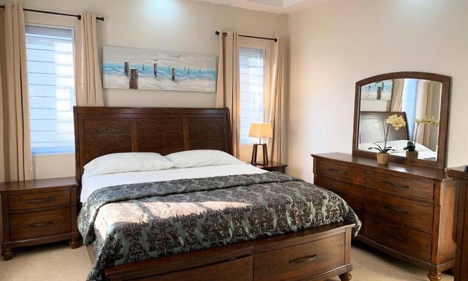 Eastwood Park House | Kingston City View Vacation Stay 2