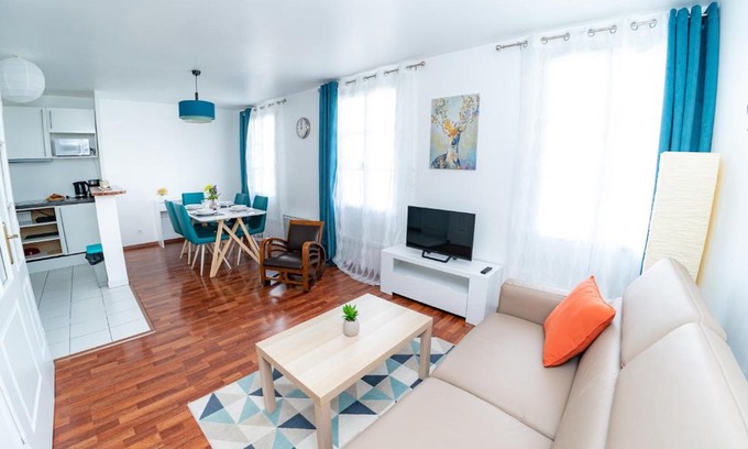 Serris Apartment | Le Merveilleux-T2-47m2-Face Val d'Europe-Disney