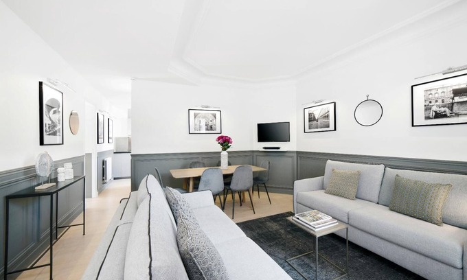 Quartier de Rochechouart Apartment | LivinParis | Luxury 2 Bedrooms Opera II