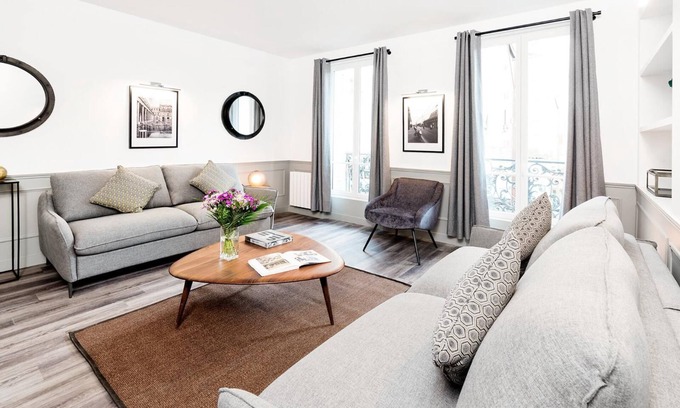 10th Arrondissement Apartment | LivinParis | Luxury 3 Bedrooms Montmartre