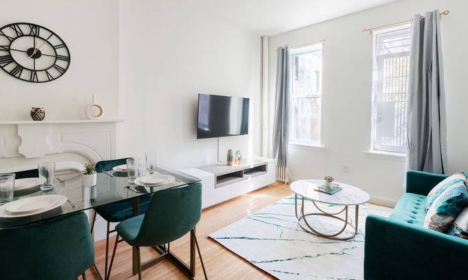 Upper West Side Apartment | Lovely and Stylish 1 Bedroom Apt in the UWS #6171