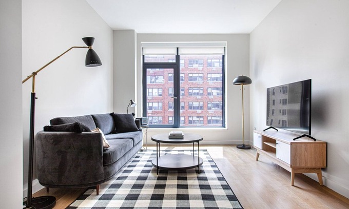 Upper East Side Apartment | Lovely UES 1BR w/Doorman, Elevator, Gym, Coworking Spaces, by Blueground