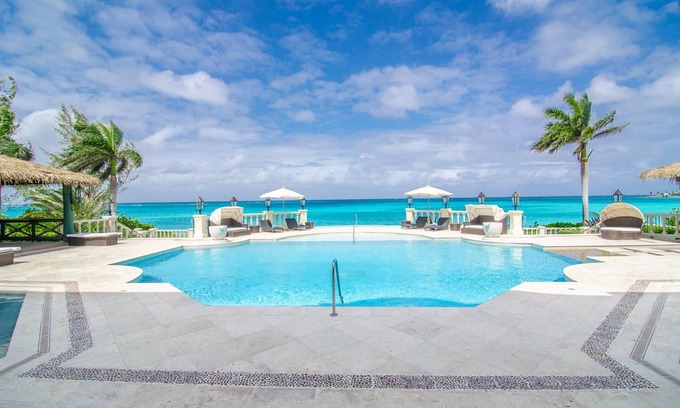 Nassau Villa | Luxury Oceanfront 9BR Villa w/Private Pool and Staff in Nassau