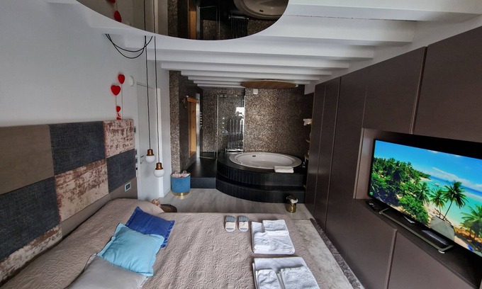 Treviso House | LUXURY ROOM & PRIVATE SPA RIO BOTTENIGA