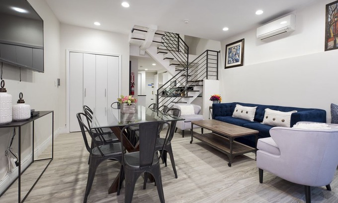 Kips Bay Apartment | Manhattan, Midtown East, 3 Bedroom/3Bathroom, Garden, Sleeps 10, Clean