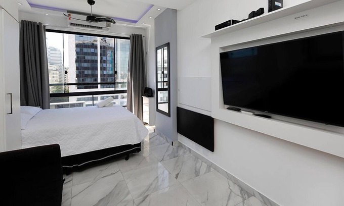 Copacabana Apartment | Modern studio with privileged view to the beach