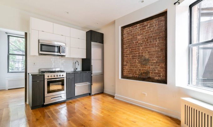 East Village Apartment | Modest Apartment #1429