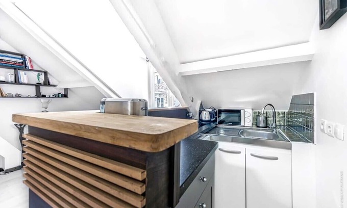 Montparnasse Apartment | Montparnasse - La Gaïté 1bdr - B'Your Home