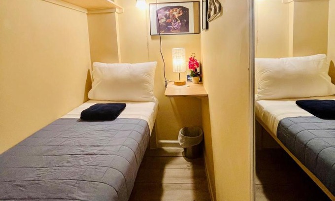 Chelsea House | New York Spirit Retreats HOSTEL