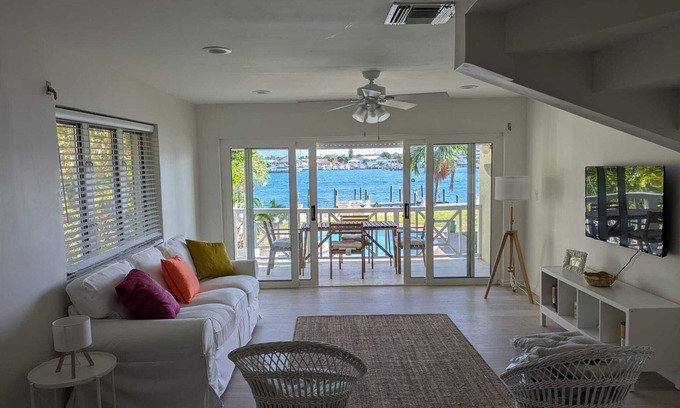 Paradise Island Apartment | Newly renovated 2BR Oceanfront apartment; walk to Atlantis & Cabbage Beach!