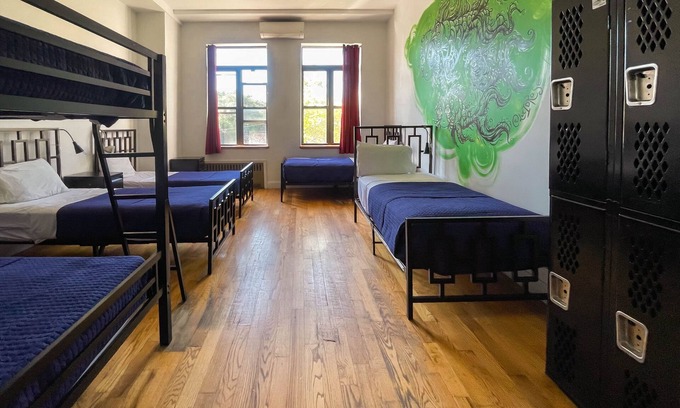 East Williamsburg Hostel | NY Moore Hostel