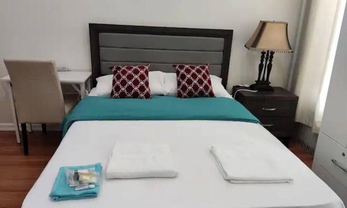 Queens Apartment | Private Room with bathroom, 10 mins from Manhattan