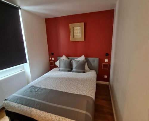 Faubourg Saint-Germain Apartment | Quiet apartment, lively area,next to Eiffel Tower.