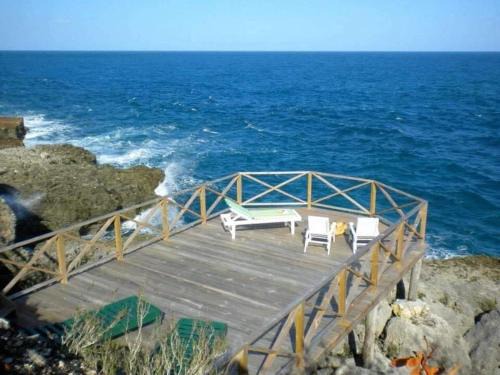 Oracabessa House | Real Jamaica - 5 Cabins right beside the sea