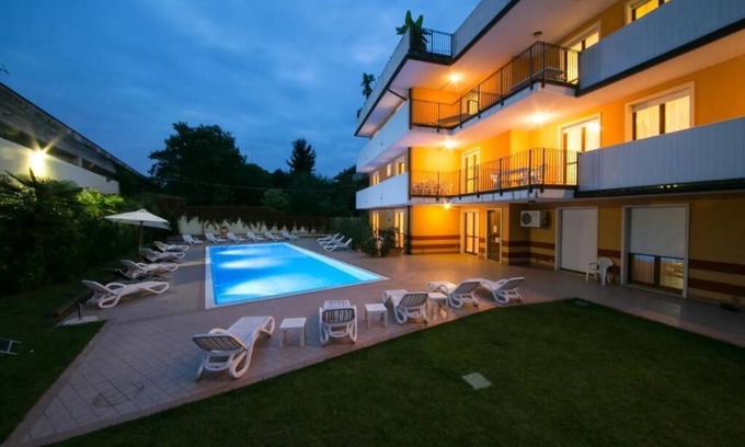 Peschiera del Garda House | Residence Garda Palace