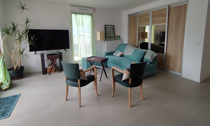 Rueil-Malmaison Apartment | Rueil-malmaison Appartement Spacieux et Calme