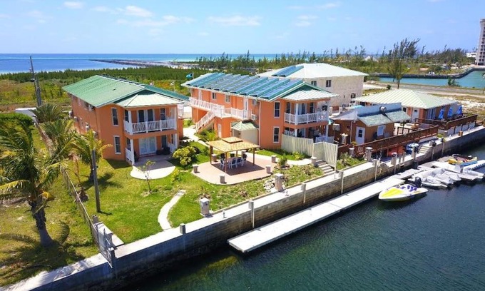 Bahamas Terrace Hotel | SeaBreeze Vacation Villas
