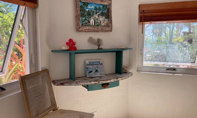 Governor's Harbour Apartment | Seahorse Apartment on Casuarina Bay beach with ocean view