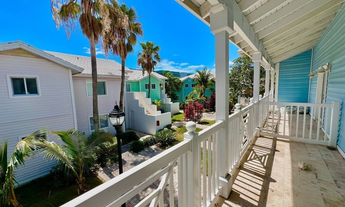 Alice Town Condo | Serene Oceanfront Escape