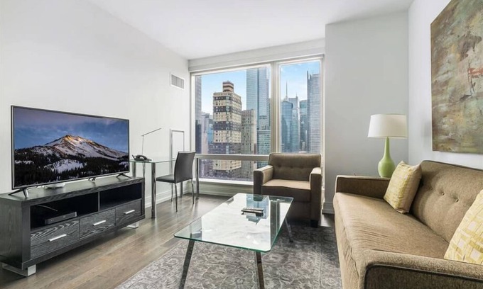 Sutton Place Apartment | Short Walk to Park Ave 1 BR | Near Grand Central