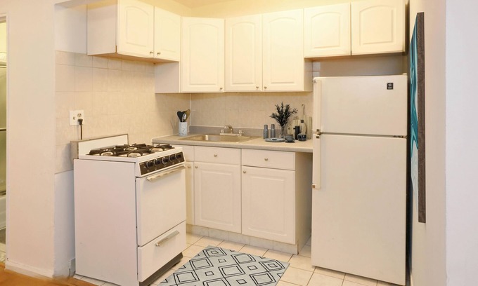 East Village Apartment | Spacious 3-bedroom apartment in Union Square