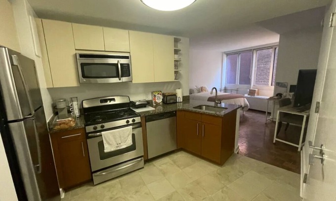 Downtown Brooklyn Apartment | Studio Apartment in Downtown Brooklyn w/Laundry Room, Gym, Rooftop, and Lounge