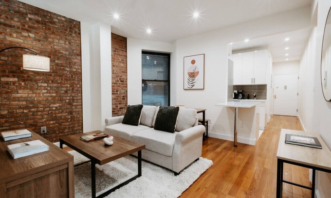 Manhattan Valley Apartment | Stylish Apartment in Upper West Side! Cozy Retreat