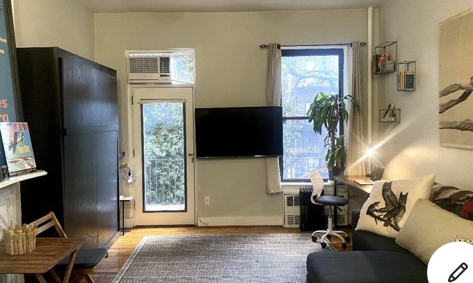 Chelsea Apartment | Stylish studio next to it all with Balcony and Trees