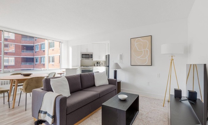 Kips Bay Apartment | Sunny Kips Bay 1BR w/Gym & Doorman, nr Murray Hill, by Blueground