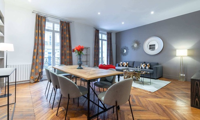 Champs-Elysees Apartment | Sweett | Cerisoles II