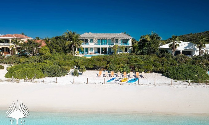 Ocean Point House | TC Villas - Lilikoi - Calm Beach, Pool, Kayaks & Family-Friendly Fun
