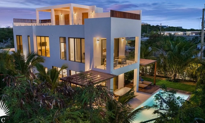The Bight House | TC Villas | Lumiere North | Brand New, Walk to Grace Bay & Restaurants