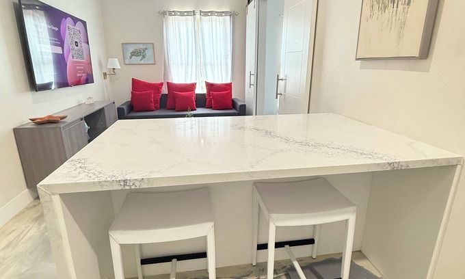 Nassau Condo | The Cozy Luxe Retreat Condo