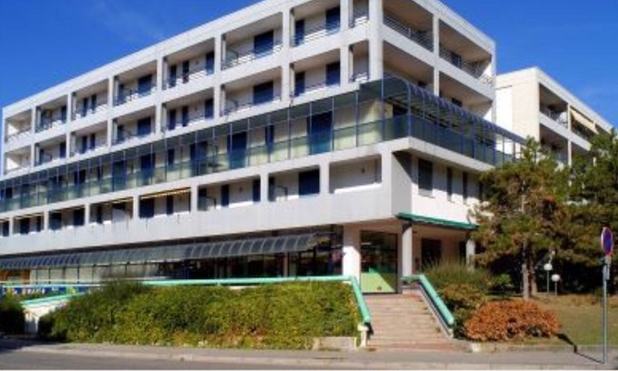 Bibione Apartment | The Apartment house Tonin is a little building with elevator just 100 metres far from the beach and