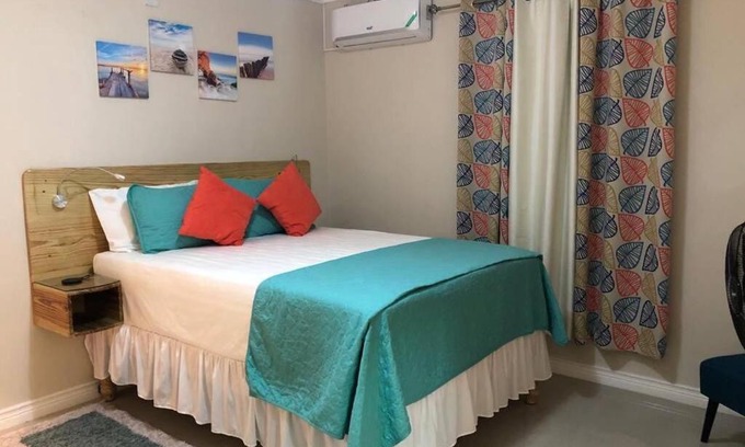 Kingston Apartment | The Sundown Apartments