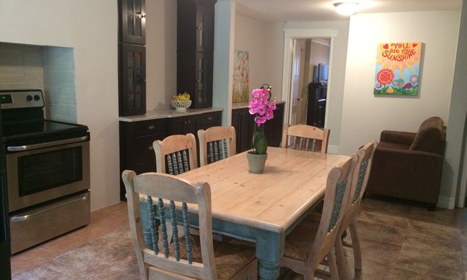 Harlem Apartment | Trendy, Newly Renovated 1 Bedroom Brownstone Apartment On A Residential Block