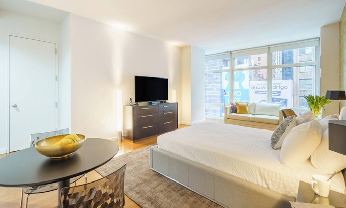 Central New York City Apartment | Upscale Studio in the Heart of Times Square