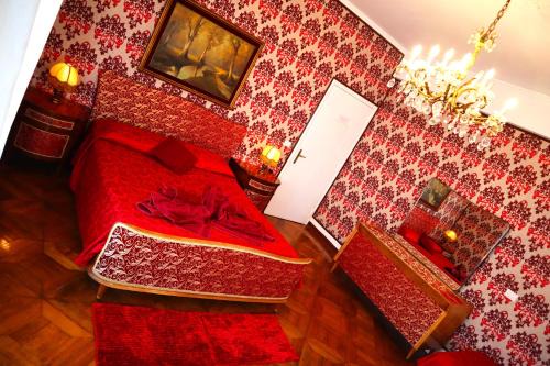 Castello House | Venice Rainbow Apartment San Marco